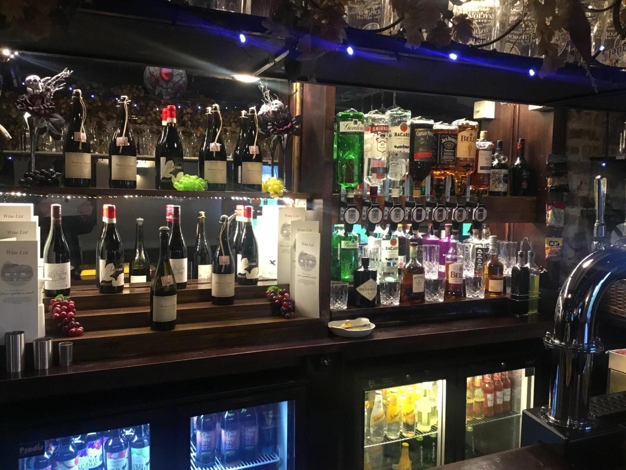 The Flying Horse Inn Boughton Aulph Екстер'єр фото