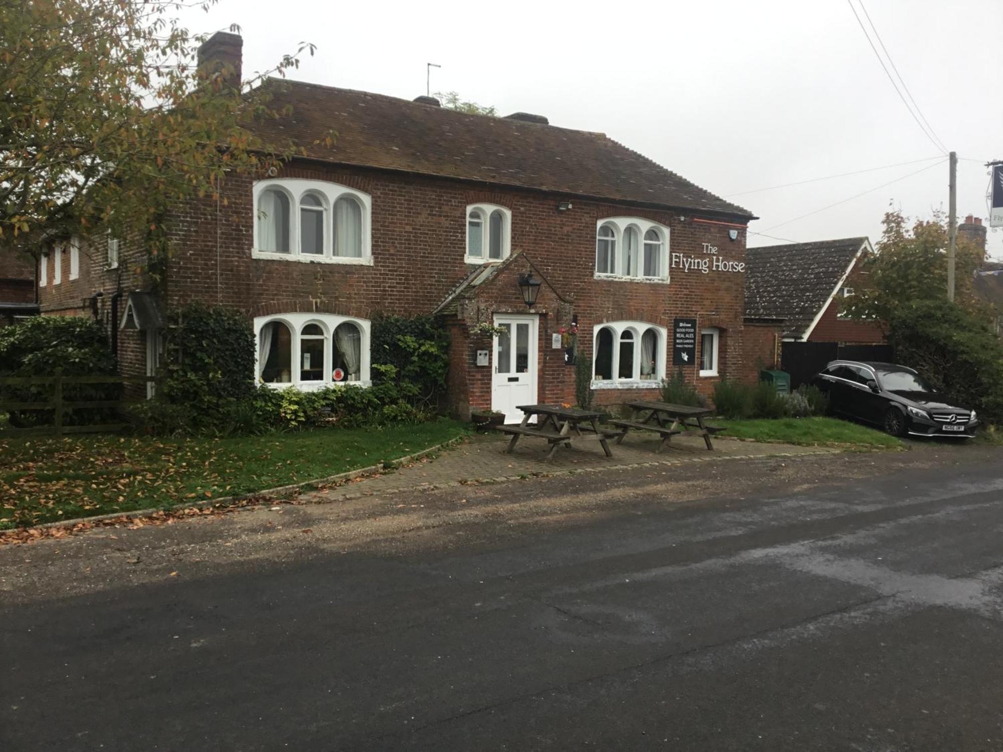 The Flying Horse Inn Boughton Aulph Екстер'єр фото